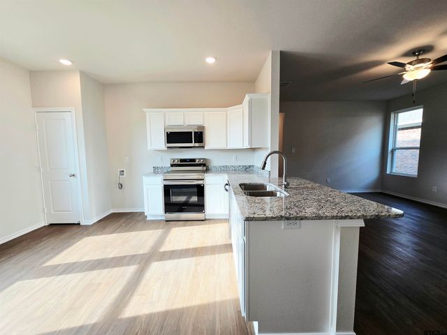 612 Park Central, Chandler, TX 75758