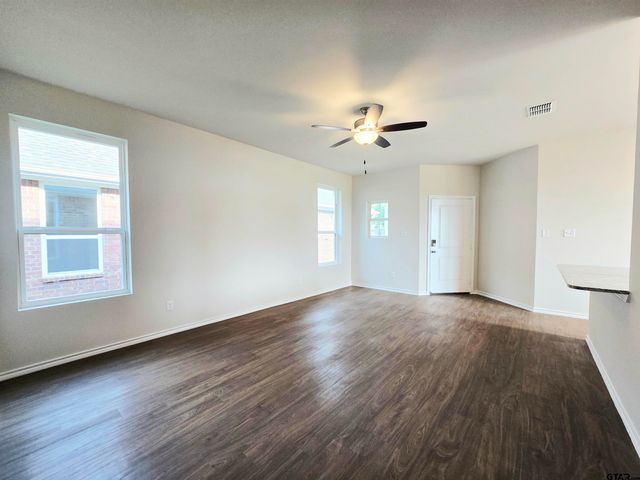 612 Park Central, Chandler, TX 75758