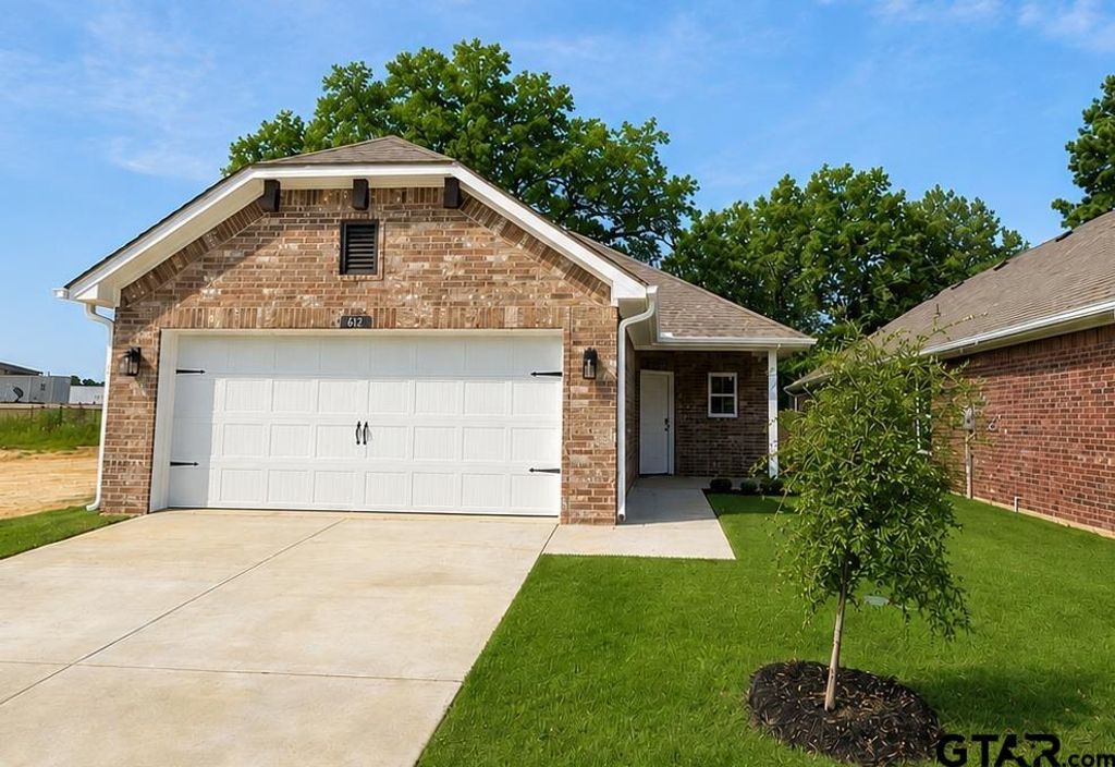612 Park Central, Chandler, TX 75758
