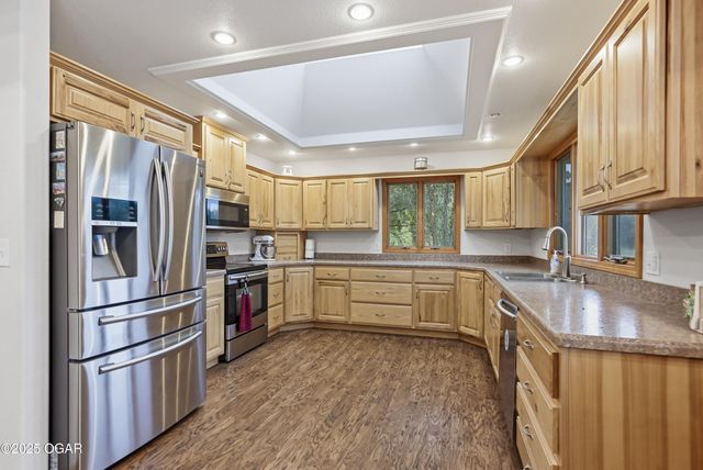 8449 Goldfinch Road, Neosho, MO 64850