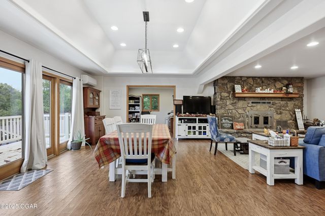 8449 Goldfinch Road, Neosho, MO 64850