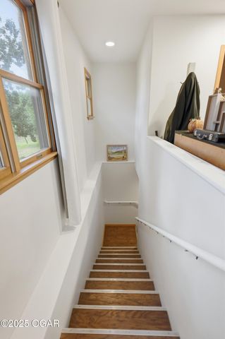 8449 Goldfinch Road, Neosho, MO 64850