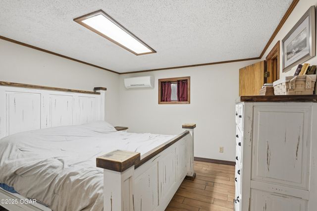 8449 Goldfinch Road, Neosho, MO 64850