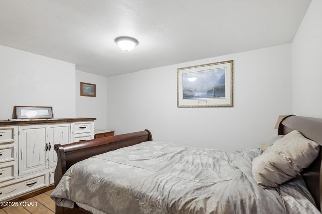 8449 Goldfinch Road, Neosho, MO 64850