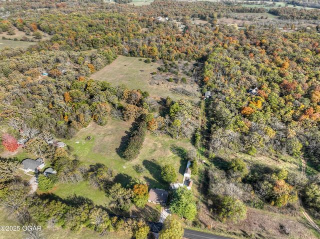 8449 Goldfinch Road, Neosho, MO 64850