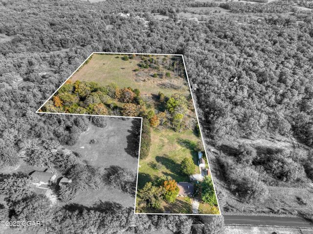 8449 Goldfinch Road, Neosho, MO 64850