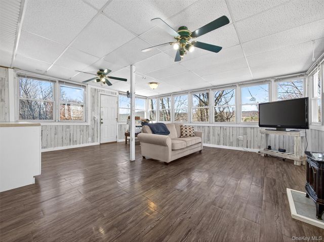 7 Greenway E, Sloatsburg, NY 10974