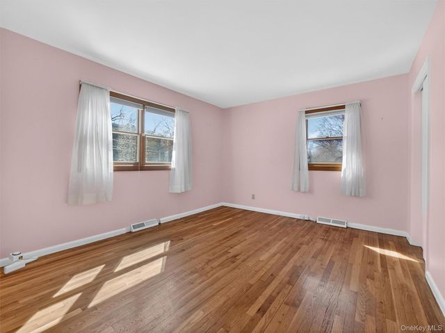 7 Greenway E, Sloatsburg, NY 10974