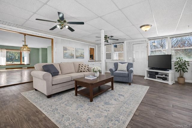 7 Greenway E, Sloatsburg, NY 10974