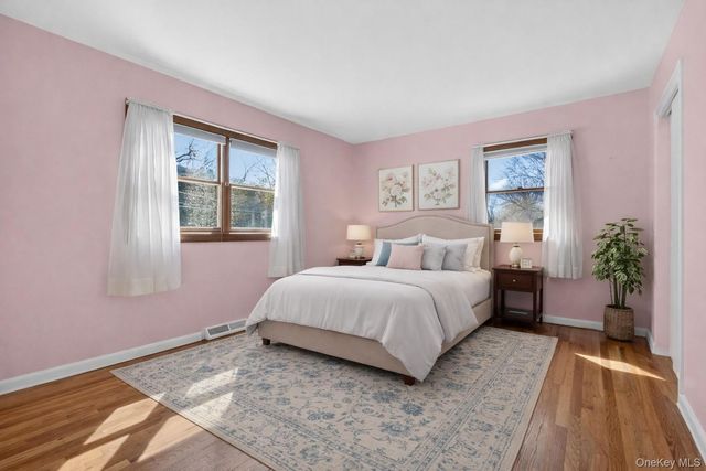 7 Greenway E, Sloatsburg, NY 10974