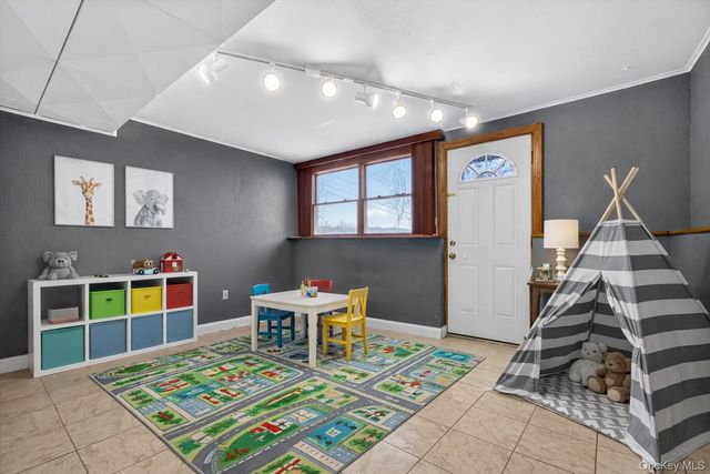 7 Greenway E, Sloatsburg, NY 10974