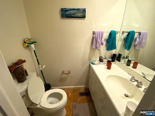 81 5th Street, Cresskill, NJ 07626