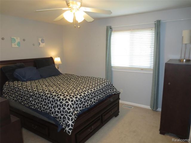 61365 Creekview Drive, South Lyon, MI 48178