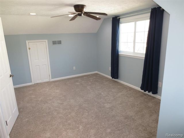61365 Creekview Drive, South Lyon, MI 48178