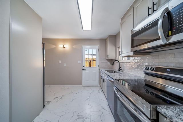 1350 Ironton Street, Aurora, CO 80010