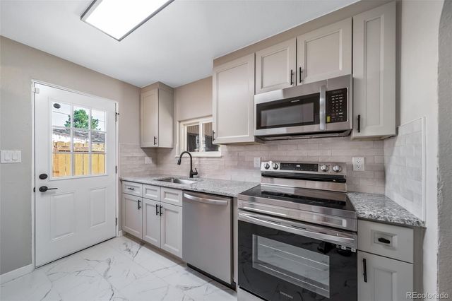 1350 Ironton Street, Aurora, CO 80010