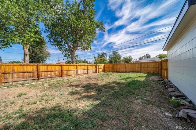 1350 Ironton Street, Aurora, CO 80010