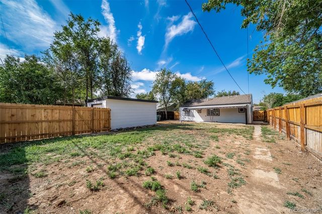 1350 Ironton Street, Aurora, CO 80010
