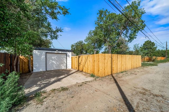 1350 Ironton Street, Aurora, CO 80010