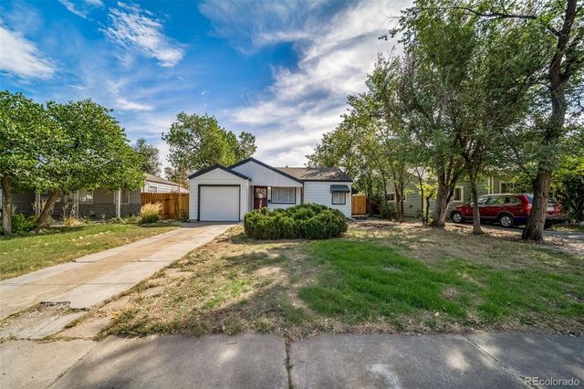 1350 Ironton Street, Aurora, CO 80010