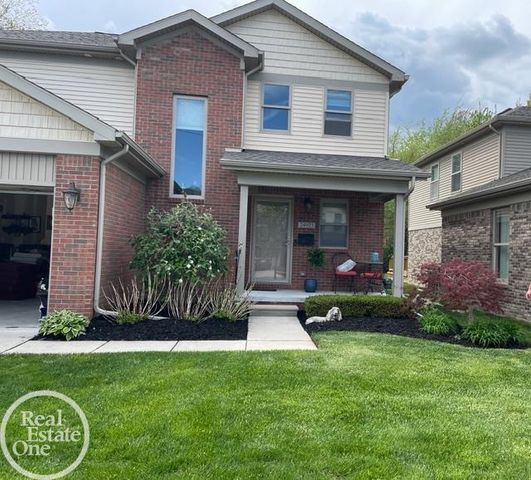 24923 Rita Street, Saint Clair Shores, MI 48080