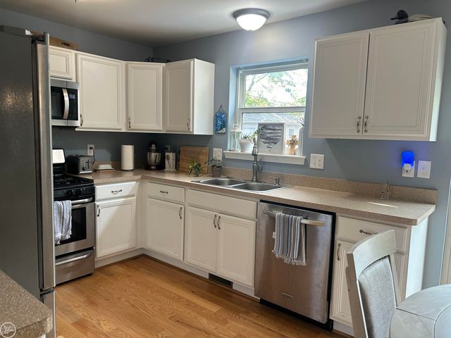 24923 Rita Street, Saint Clair Shores, MI 48080