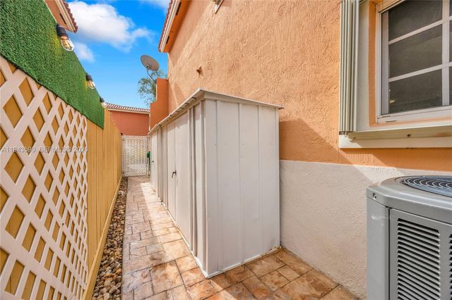 7773 SW 94th Ln, Miami, FL 33156