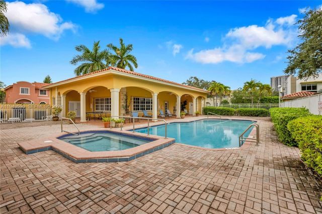 7773 SW 94th Ln, Miami, FL 33156