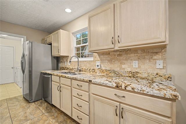 9360 Sawgrass Drive, Miamisburg, OH 45342
