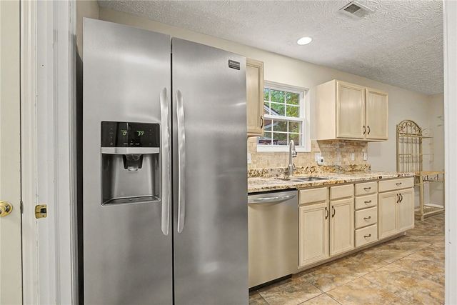 9360 Sawgrass Drive, Miamisburg, OH 45342