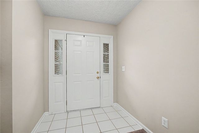 9360 Sawgrass Drive, Miamisburg, OH 45342