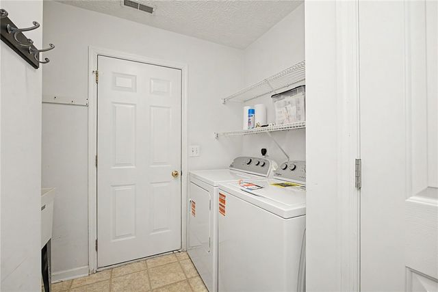 9360 Sawgrass Drive, Miamisburg, OH 45342