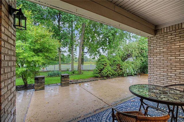 9360 Sawgrass Drive, Miamisburg, OH 45342