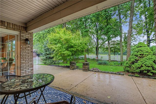 9360 Sawgrass Drive, Miamisburg, OH 45342