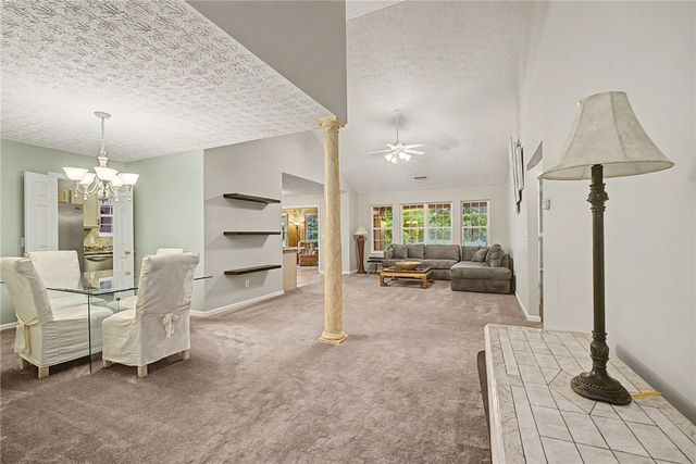 9360 Sawgrass Drive, Miamisburg, OH 45342