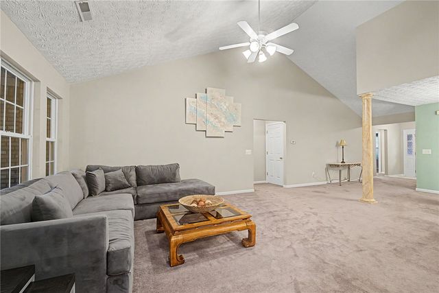 9360 Sawgrass Drive, Miamisburg, OH 45342