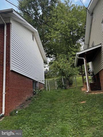 6831 NASHVILLE RD, Lanham, MD 20706