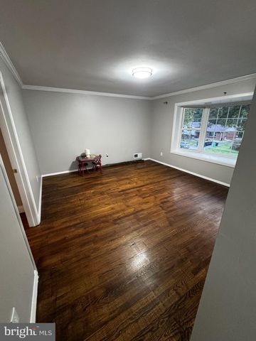 6831 NASHVILLE RD, Lanham, MD 20706