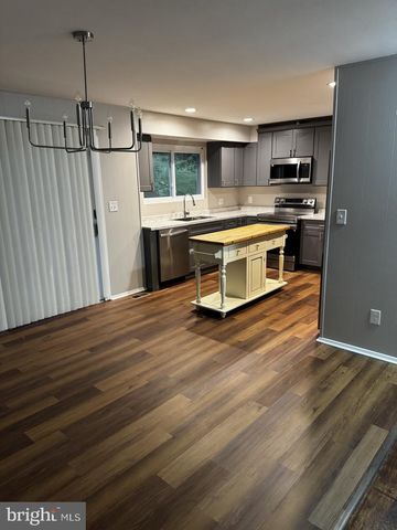 6831 NASHVILLE RD, Lanham, MD 20706