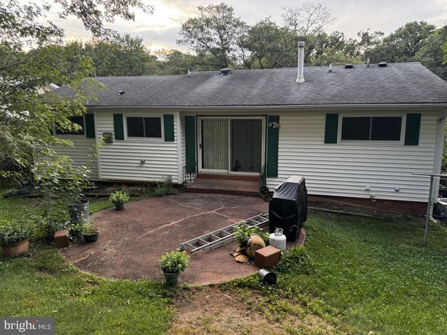 6831 NASHVILLE RD, Lanham, MD 20706