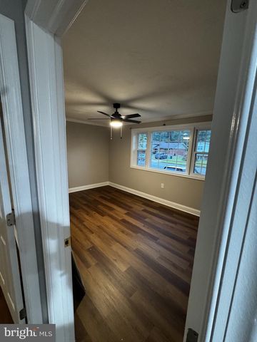6831 NASHVILLE RD, Lanham, MD 20706