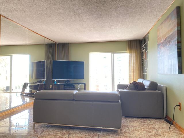 400 Kings Point Drive 1423, Sunny Isles Beach, FL 33160