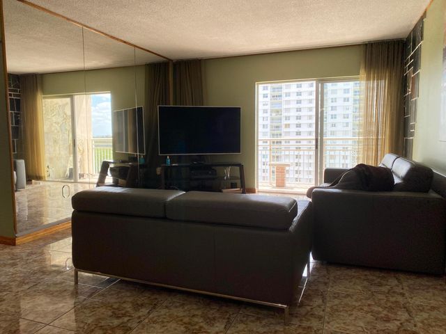 400 Kings Point Drive 1423, Sunny Isles Beach, FL 33160