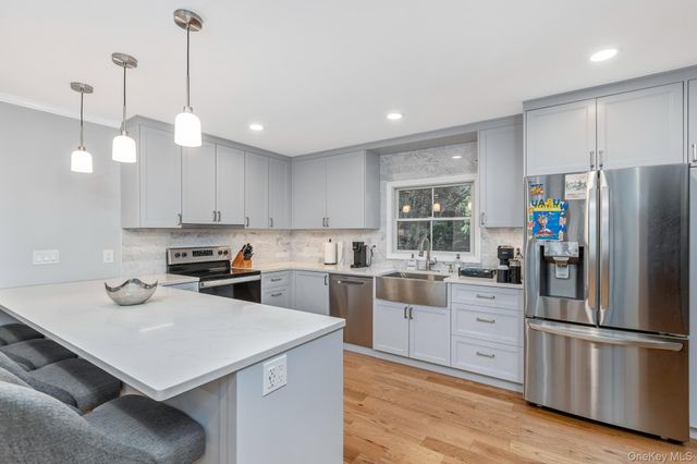 19 Groveland Avenue, East Quogue, NY 11942
