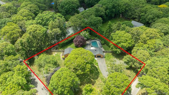 19 Groveland Avenue, East Quogue, NY 11942