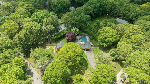 19 Groveland Avenue, East Quogue, NY 11942