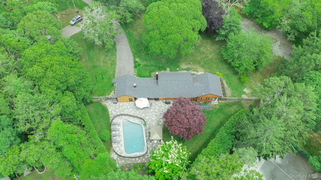 19 Groveland Avenue, East Quogue, NY 11942