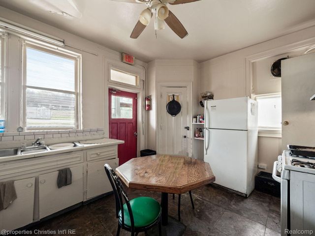 485 E GRAND Boulevard, Detroit, MI 48207