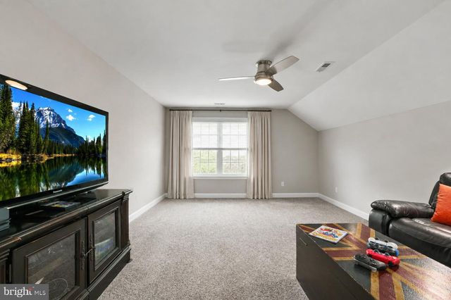 8050 AMSTERDAM CT, Gainesville, VA 20155