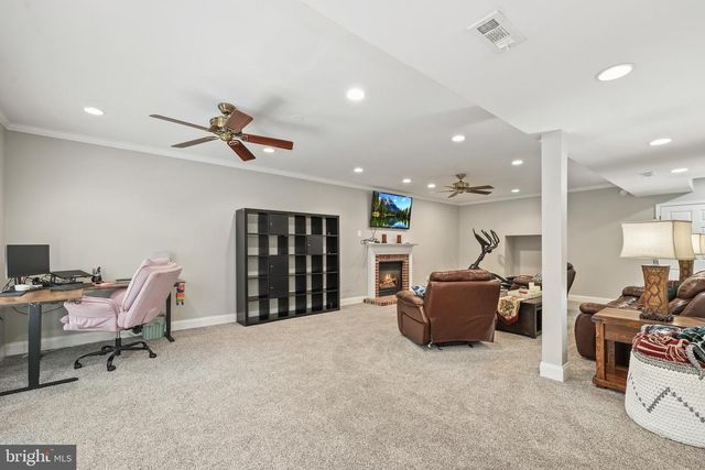 8050 AMSTERDAM CT, Gainesville, VA 20155